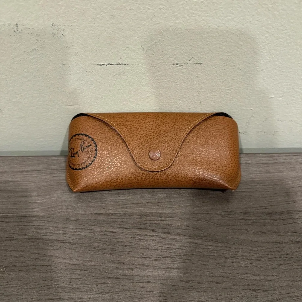 Meta Ray-Ban Black glasses with Brown Case